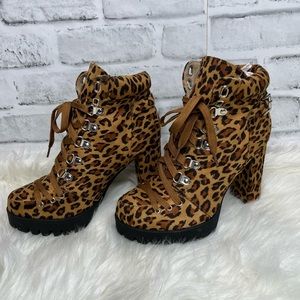 New Chase + Chloe leopard print bootie heel size 7